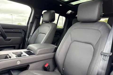  Land Rover Defender 110 3.0 D250 MHEV X-Dynamic HSE Auto 4WD Euro 6 (s/s) 5dr Thumbnail #12