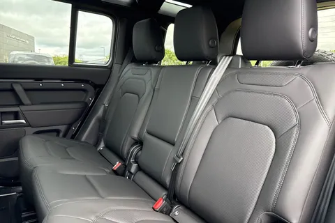  Land Rover Defender 110 3.0 D250 MHEV X-Dynamic SE Auto 4WD Euro 6 (s/s) 5dr Thumbnail #14