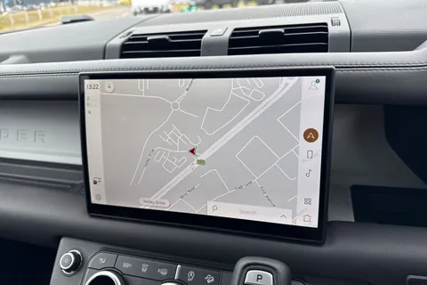  Land Rover Defender 110 3.0 D250 MHEV X-Dynamic HSE Auto 4WD Euro 6 (s/s) 5dr Thumbnail #15