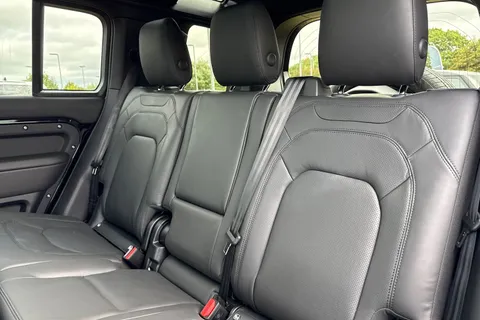  Land Rover Defender 110 3.0 D250 MHEV X-Dynamic HSE Auto 4WD Euro 6 (s/s) 5dr Thumbnail #14