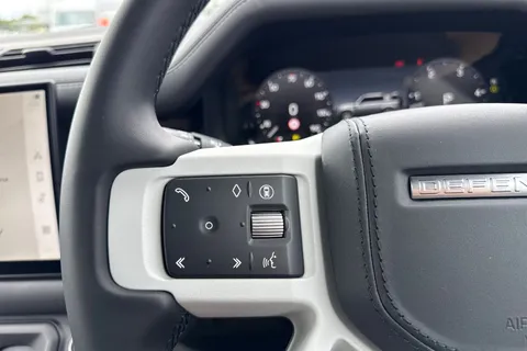  Land Rover Defender 110 3.0 D250 MHEV X-Dynamic HSE Auto 4WD Euro 6 (s/s) 5dr Thumbnail #18