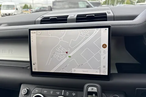  Land Rover Defender 110 3.0 D250 MHEV X-Dynamic HSE Auto 4WD Euro 6 (s/s) 5dr Thumbnail #15