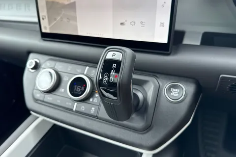  Land Rover Defender 110 3.0 D250 MHEV X-Dynamic SE Auto 4WD Euro 6 (s/s) 5dr Thumbnail #17