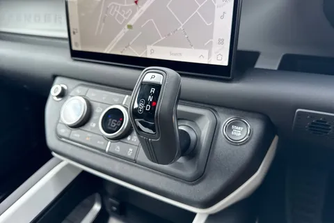  Land Rover Defender 110 3.0 D250 MHEV X-Dynamic SE Auto 4WD Euro 6 (s/s) 5dr Thumbnail #17
