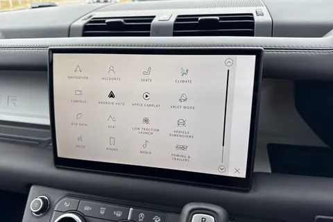  Land Rover Defender 110 3.0 D250 MHEV X-Dynamic HSE Auto 4WD Euro 6 (s/s) 5dr Thumbnail #21