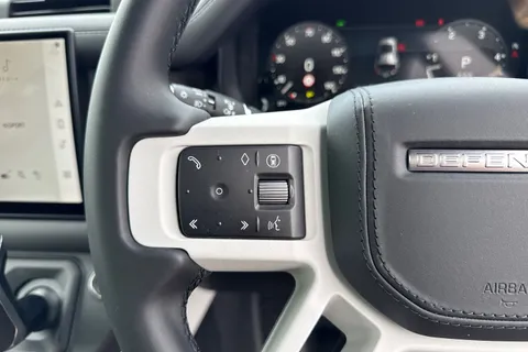  Land Rover Defender 110 3.0 D250 MHEV X-Dynamic HSE Auto 4WD Euro 6 (s/s) 5dr Thumbnail #18