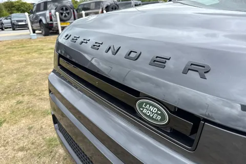  Land Rover Defender 110 3.0 D250 MHEV X-Dynamic HSE Auto 4WD Euro 6 (s/s) 5dr Thumbnail #22