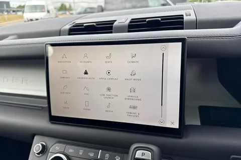  Land Rover Defender 110 3.0 D250 MHEV X-Dynamic HSE Auto 4WD Euro 6 (s/s) 5dr Thumbnail #21