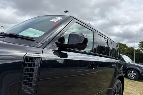  Land Rover Defender 110 3.0 D250 MHEV X-Dynamic HSE Auto 4WD Euro 6 (s/s) 5dr Thumbnail #23