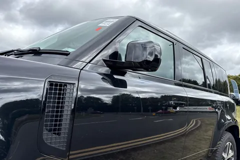  Land Rover Defender 110 3.0 D250 MHEV X-Dynamic SE Auto 4WD Euro 6 (s/s) 5dr Thumbnail #23