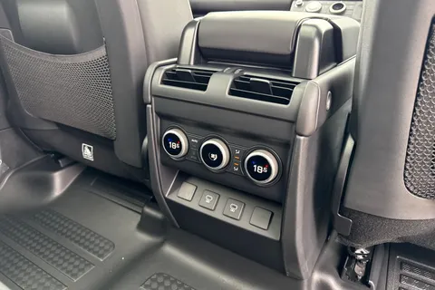  Land Rover Defender 110 3.0 D250 MHEV X-Dynamic HSE Auto 4WD Euro 6 (s/s) 5dr Thumbnail #27
