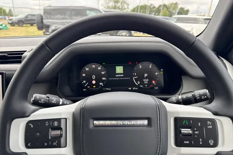  Land Rover Defender 110 3.0 D250 MHEV X-Dynamic HSE Auto 4WD Euro 6 (s/s) 5dr Thumbnail #31