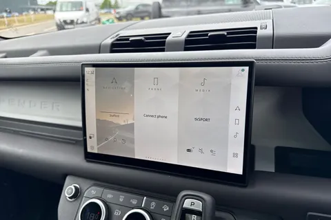  Land Rover Defender 110 3.0 D250 MHEV X-Dynamic HSE Auto 4WD Euro 6 (s/s) 5dr Thumbnail #32