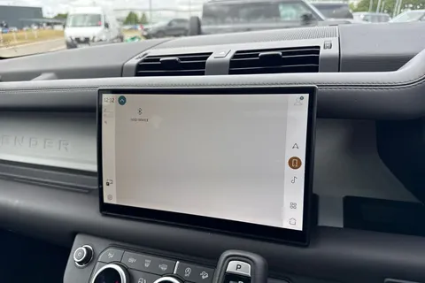  Land Rover Defender 110 3.0 D250 MHEV X-Dynamic HSE Auto 4WD Euro 6 (s/s) 5dr Thumbnail #33