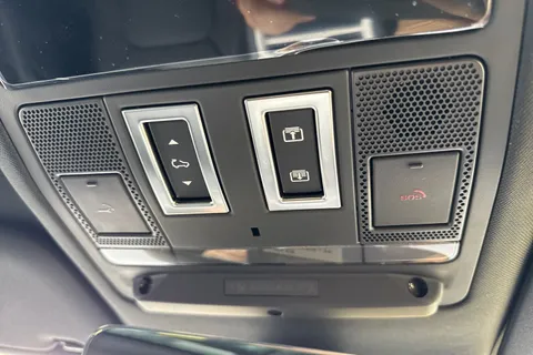  Land Rover Defender 110 3.0 D250 MHEV X-Dynamic SE Auto 4WD Euro 6 (s/s) 5dr Thumbnail #37