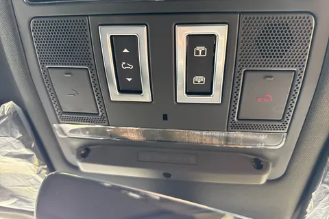  Land Rover Defender 110 3.0 D250 MHEV X-Dynamic SE Auto 4WD Euro 6 (s/s) 5dr Thumbnail #39