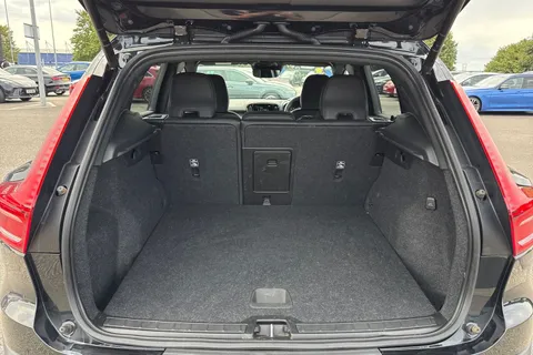 CK22OUL Volvo Xc40 1.5h T5 Twin Engine Recharge 10.7kWh R-Design Auto Euro 6 (s/s) 5dr Thumbnail #7