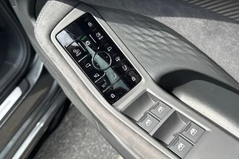 PJ25EZR Audi A6 Avant Avant Launch Edition TDI quattro 204 PS S tronic Thumbnail #21