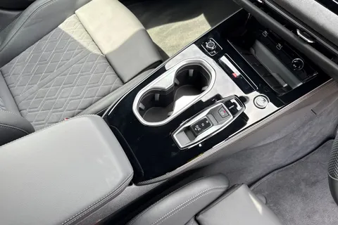 PJ25EZR Audi A6 Avant Avant Launch Edition TDI quattro 204 PS S tronic Thumbnail #23