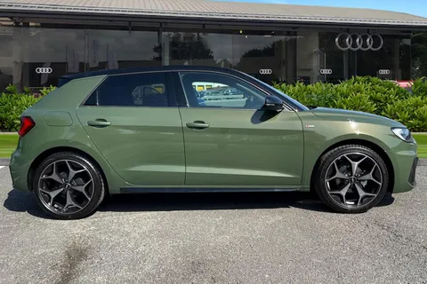 PJ25FYT Audi A1 Black Edition 25 TFSI 95 PS 5-speed Thumbnail #4