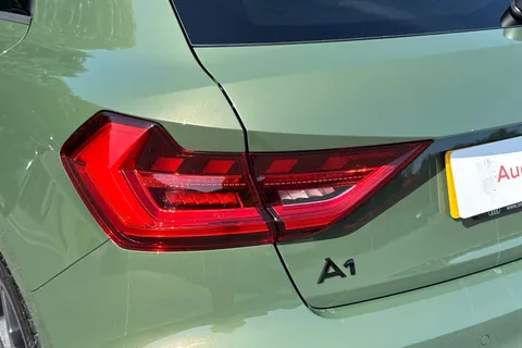 PJ25FYT Audi A1 Black Edition 25 TFSI 95 PS 5-speed Thumbnail #8