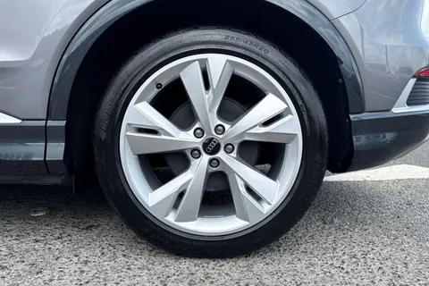 KT74REU Audi Q4 e-tron 125kW 35 55kWh S Line 5dr Auto [Leather] Thumbnail #11