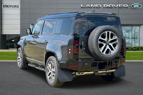 Land Rover Defender 110 3.0 D250 MHEV X-Dynamic SE Auto 4WD Euro 6 (s/s) 5dr Thumbnail #3