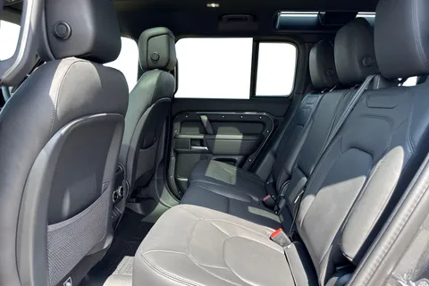 Land Rover Defender 110 3.0 D250 MHEV X-Dynamic SE Auto 4WD Euro 6 (s/s) 5dr Thumbnail #5