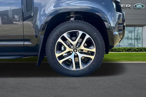 Land Rover Defender 110 3.0 D250 MHEV X-Dynamic SE Auto 4WD Euro 6 (s/s) 5dr Thumbnail #9