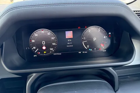 Land Rover Defender 110 3.0 D250 MHEV X-Dynamic SE Auto 4WD Euro 6 (s/s) 5dr Thumbnail #16