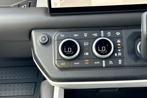 Land Rover Defender 110 3.0 D250 MHEV X-Dynamic SE Auto 4WD Euro 6 (s/s) 5dr Thumbnail #20