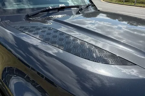 Land Rover Defender 110 3.0 D250 MHEV X-Dynamic SE Auto 4WD Euro 6 (s/s) 5dr Thumbnail #24