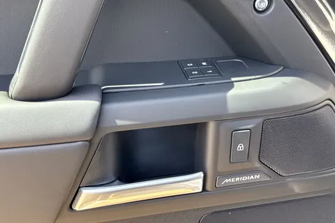 Land Rover Defender 110 3.0 D250 MHEV X-Dynamic SE Auto 4WD Euro 6 (s/s) 5dr Thumbnail #34