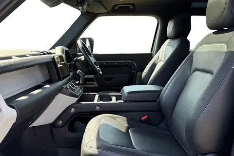 KJ73XDA Land Rover Defender 90 3.0 D250 X-Dynamic HSE 3dr Thumbnail #4