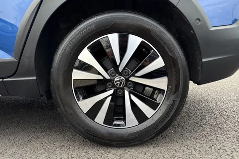 MK22HXR Volkswagen Taigo 1.0 TSI Life 5dr **REVERSING CAMERA** Thumbnail #11