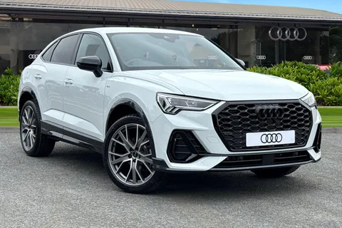 Audi Q3 1.5 TFSI CoD 35 Black Edition Sportback Euro 6 (s/s) 5dr Thumbnail #2