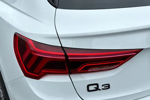 Audi Q3 1.5 TFSI CoD 35 Black Edition Sportback Euro 6 (s/s) 5dr Thumbnail #8