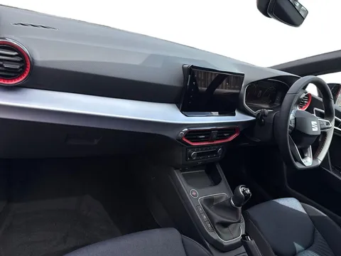 SEAT Ibiza 1.0 TSI FR Black Edition Euro 6 (s/s) 5dr Thumbnail #9