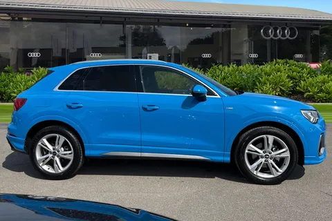 FB21ZTM Audi Q3 S line 35 TFSI 150 PS S tronic Thumbnail #4