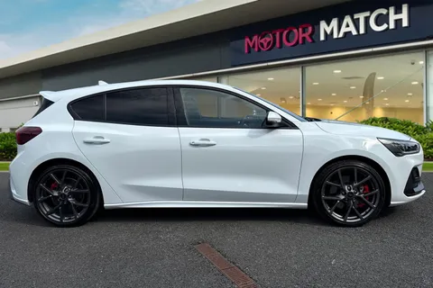 BD23WYR Ford Focus 2.3T EcoBoost ST Euro 6 (s/s) 5dr Thumbnail #4