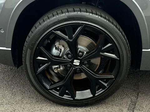 MF25OSD SEAT Ateca 1.5 TSI EVO FR Black Edition 5dr DSG **VAT QUALIFYING** £195 ROAD TAX ** Thumbnail #8