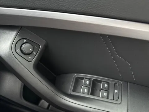 MF25OSD SEAT Ateca 1.5 TSI EVO FR Black Edition 5dr DSG **VAT QUALIFYING** £195 ROAD TAX ** Thumbnail #47