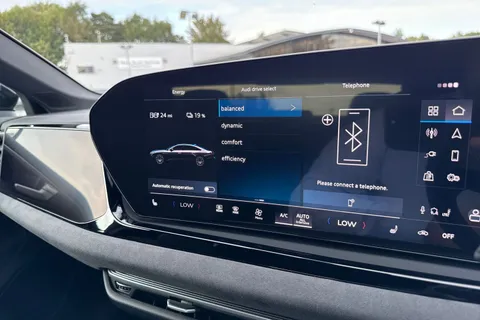  Audi A6 Saloon 2.0 e-hybrid 25.9kWh Launch Edition S Tronic quattro Euro 6 (s/s) 4dr Thumbnail #32