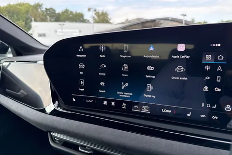  Audi A6 Saloon 2.0 e-hybrid 25.9kWh Launch Edition S Tronic quattro Euro 6 (s/s) 4dr Thumbnail #34