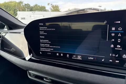  Audi A6 Saloon 2.0 e-hybrid 25.9kWh Launch Edition S Tronic quattro Euro 6 (s/s) 4dr Thumbnail #41