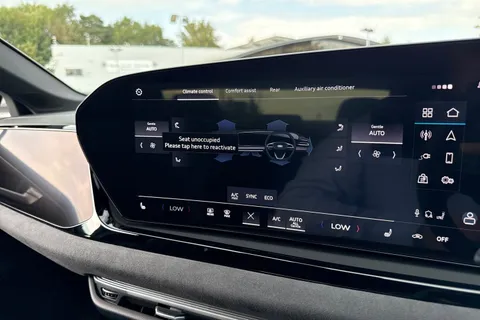  Audi A6 Saloon 2.0 e-hybrid 25.9kWh Launch Edition S Tronic quattro Euro 6 (s/s) 4dr Thumbnail #49