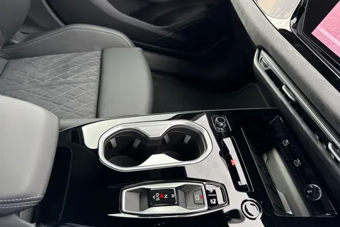  Audi A6 Saloon 2.0 e-hybrid 25.9kWh Launch Edition S Tronic quattro Euro 6 (s/s) 4dr Thumbnail #55