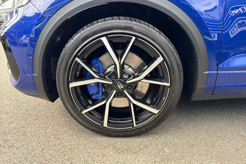DE25VKJ Volkswagen T-Roc 2.0 TSI 300 4MOTION R Black Edition 5dr DSG Thumbnail #10