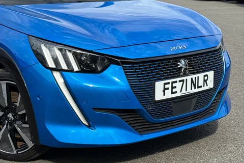 FE71NLR PEUGEOT e-208 50kWh GT Premium Auto 5dr Thumbnail #9