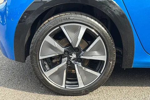 FE71NLR PEUGEOT e-208 50kWh GT Premium Auto 5dr Thumbnail #11